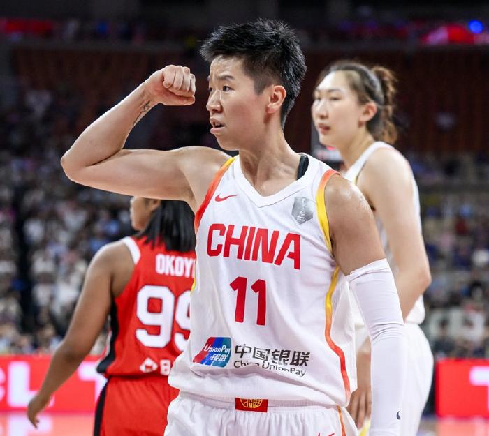 开云体育登入-黄思静21年女篮亚洲杯个人集锦，对阵日本砍18分7篮板