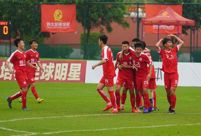 华夏幸福客场逼平恒大，实现惊喜结果